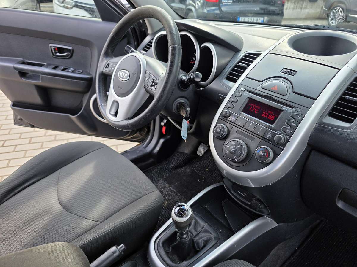 Kia Soul 2010 — photo 10