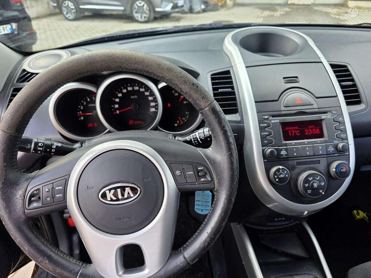 Kia Soul 2010 — photo 16
