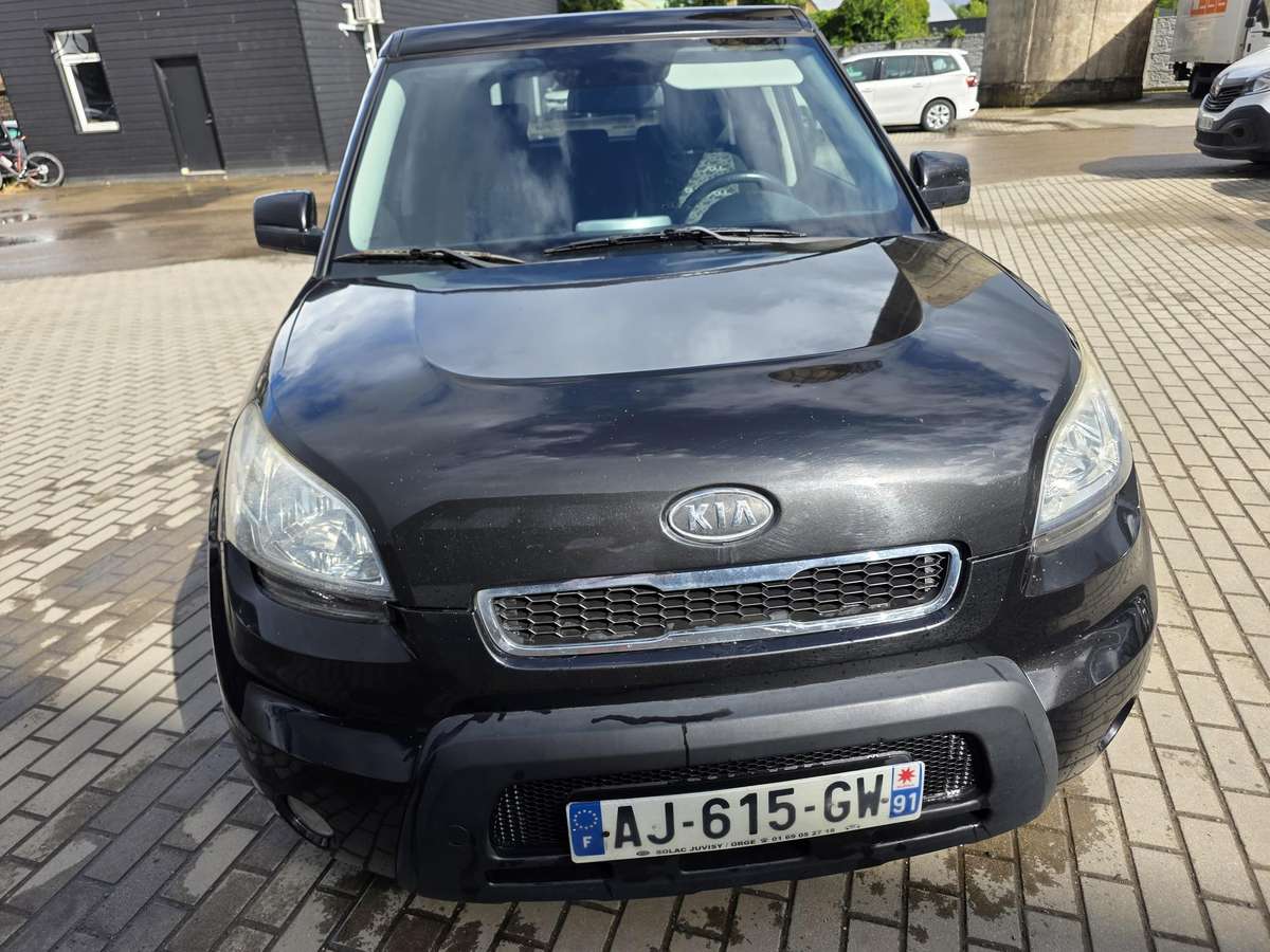 Kia Soul 2010 — engine 1600 cm³