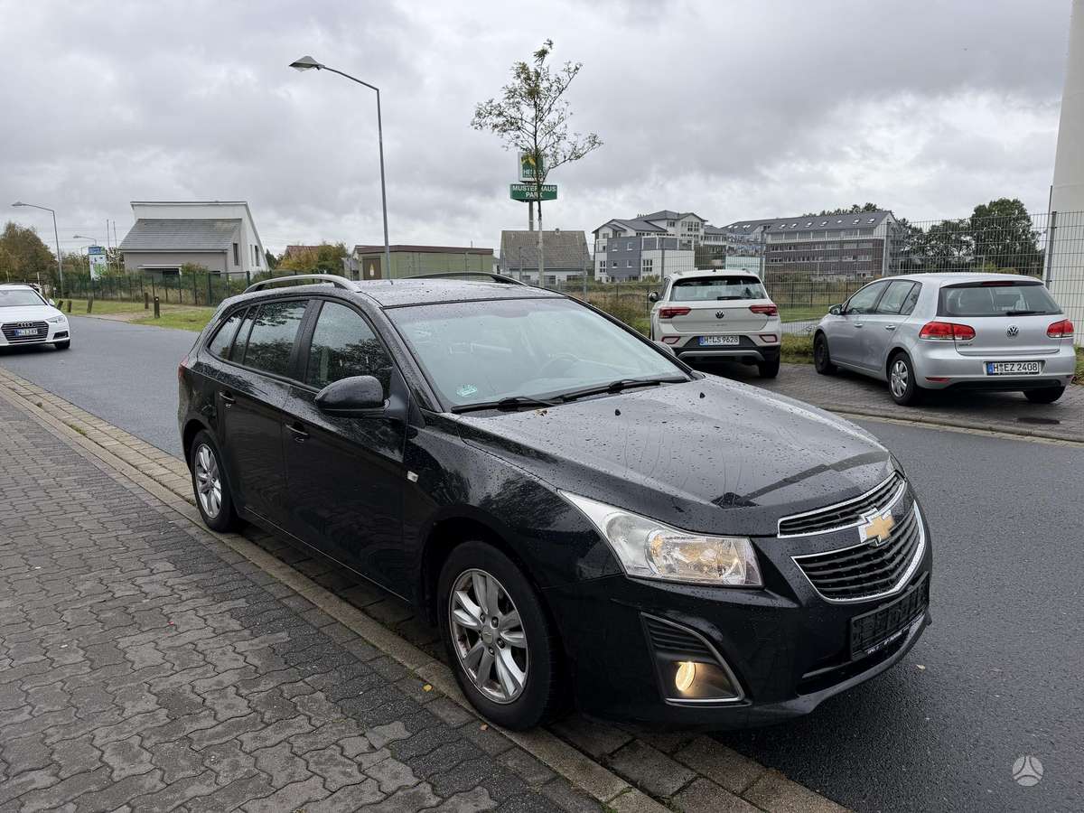Chevrolet Cruze 2013 — interior