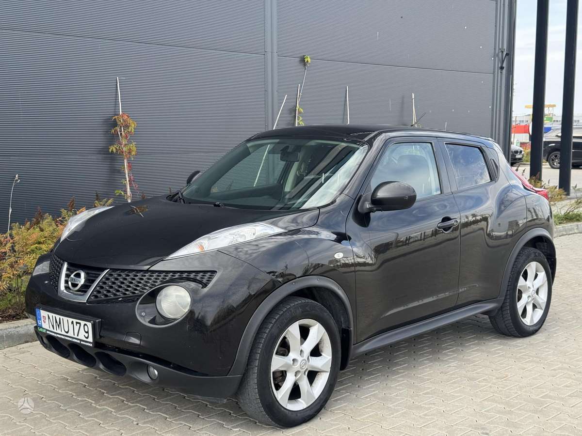 Nissan Juke 2011 — вигляд ззаду