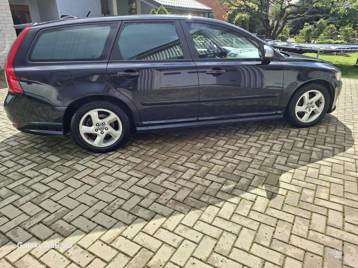 Volvo V50 2010 — photo 10