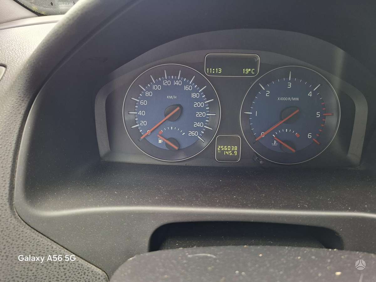 Volvo V50 2010 — photo 17