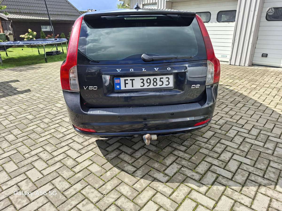 Volvo V50 2010 — photo 6