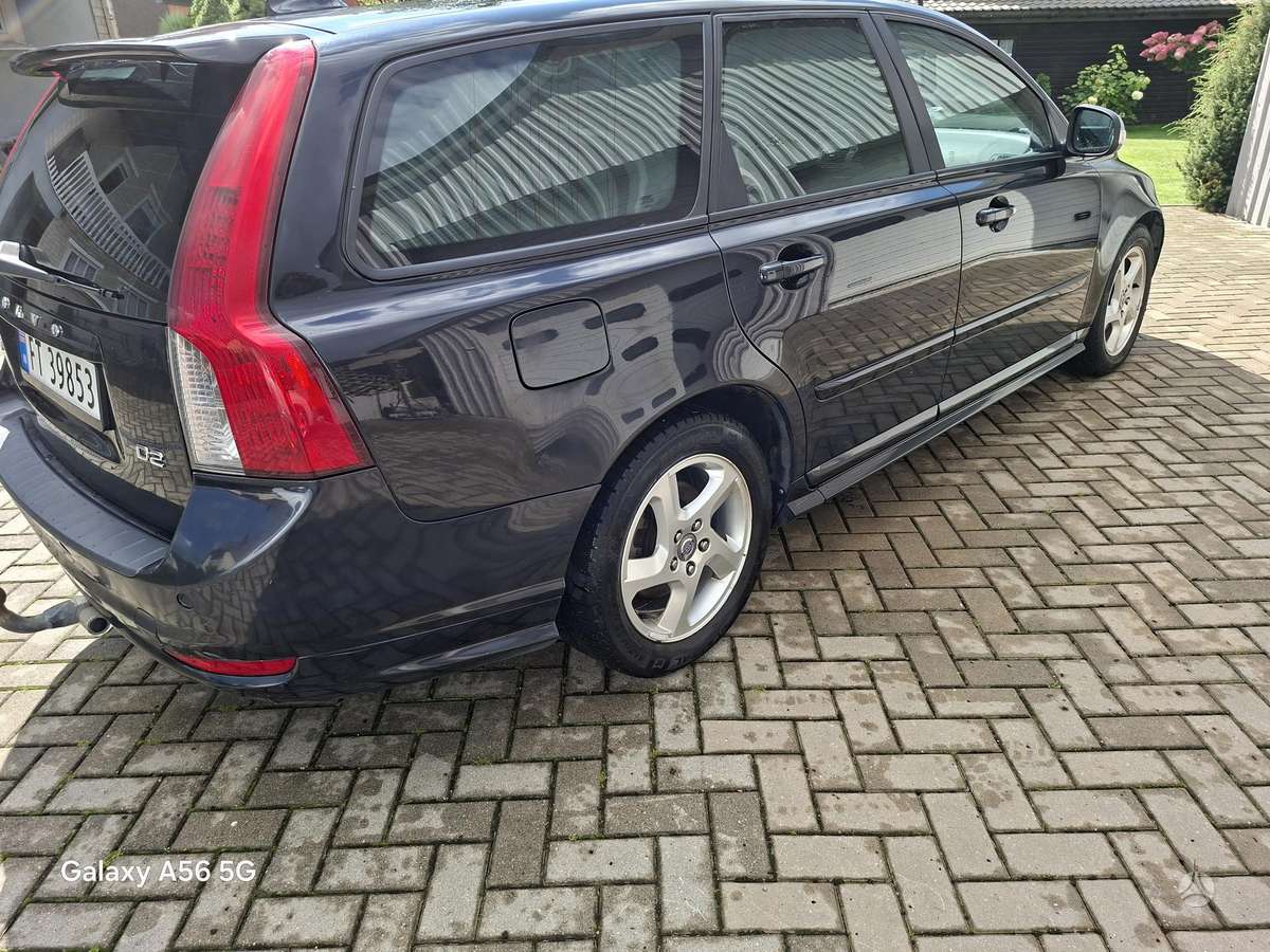 Volvo V50 2010 — photo 8