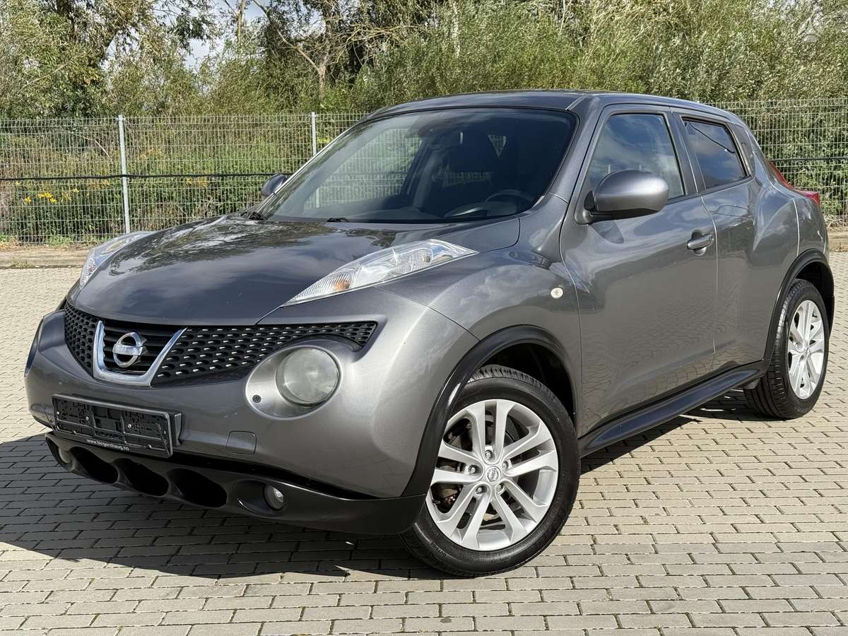 Nissan Juke 2013 — rear view