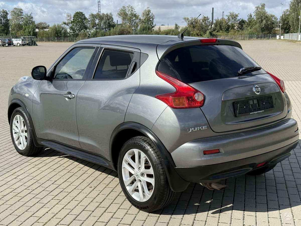 Nissan Juke 2013 — interior