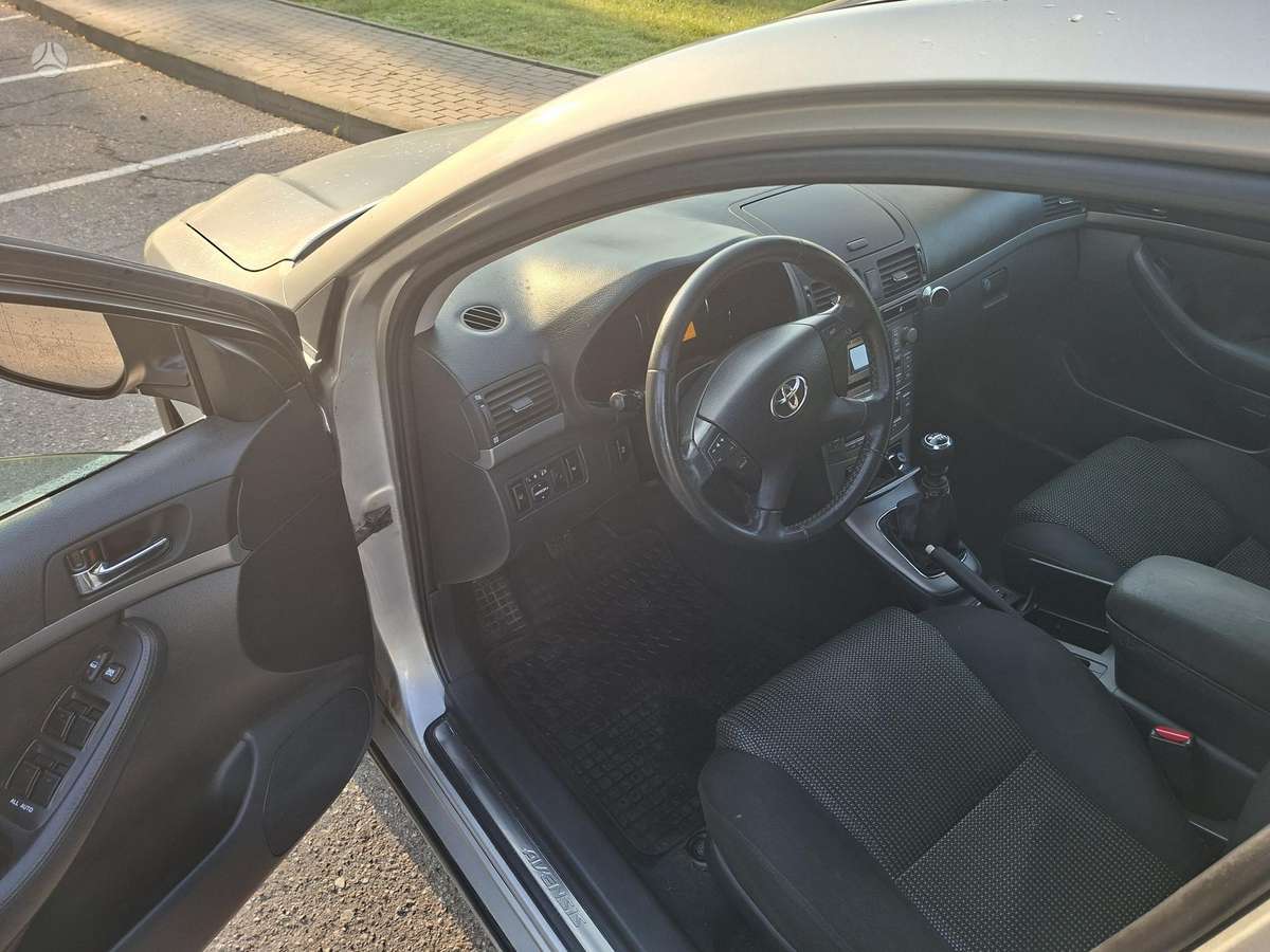 Toyota Avensis 2007 — двигун 1995 cm³, 126 HP (93kW)