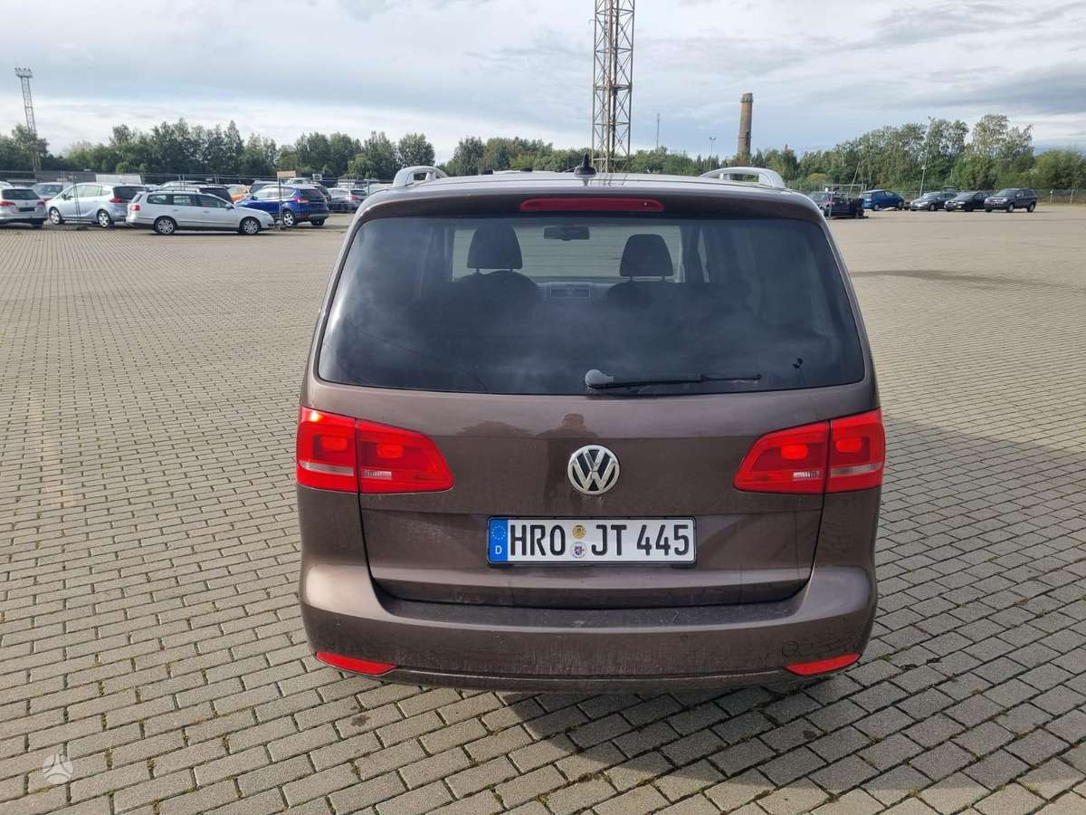 Volkswagen Touran 2011 — engine 1400 cm³, 140 HP (103kW)
