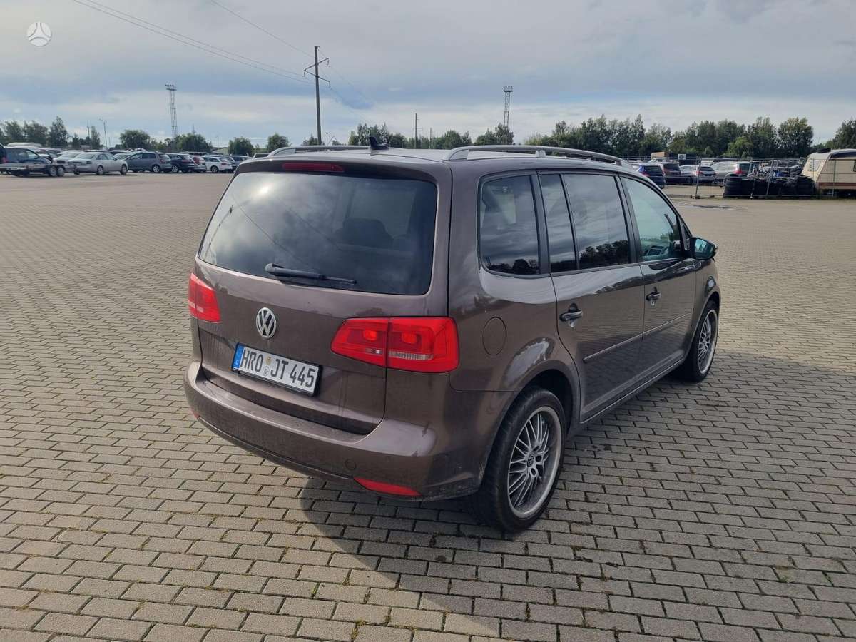 Volkswagen Touran 2011 — photo 5