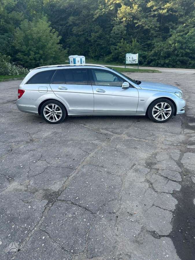 Mercedes-Benz C200 2011 — photo 6