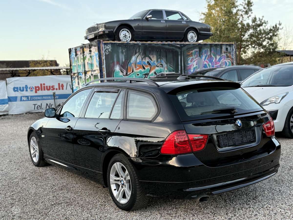 BMW 320 2009 — engine 2000 cm³, 143 HP (105kW)