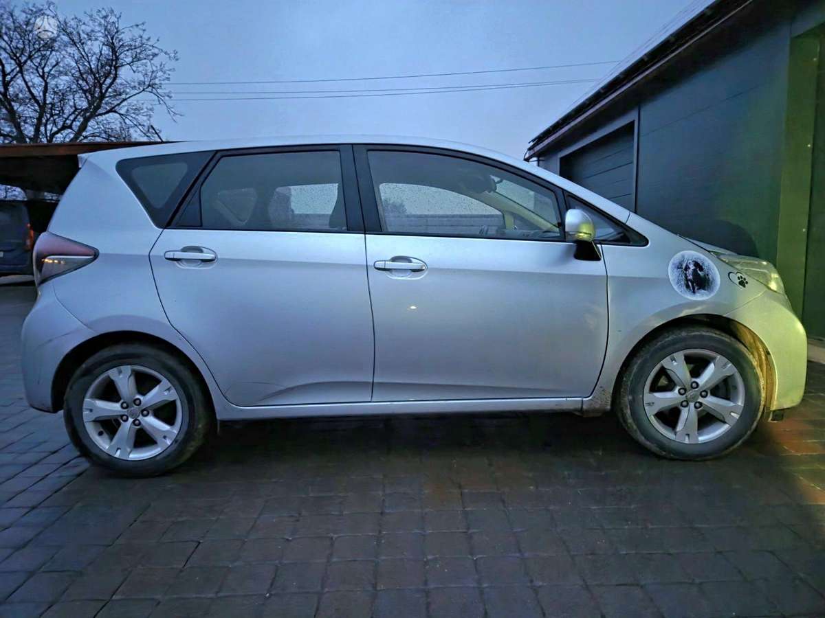 Toyota Verso-S, 2015