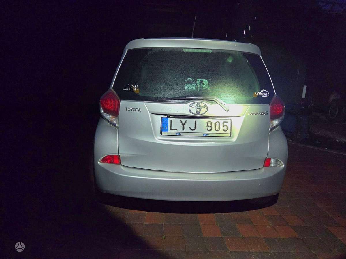 Toyota Verso-S 2015 — photo 11
