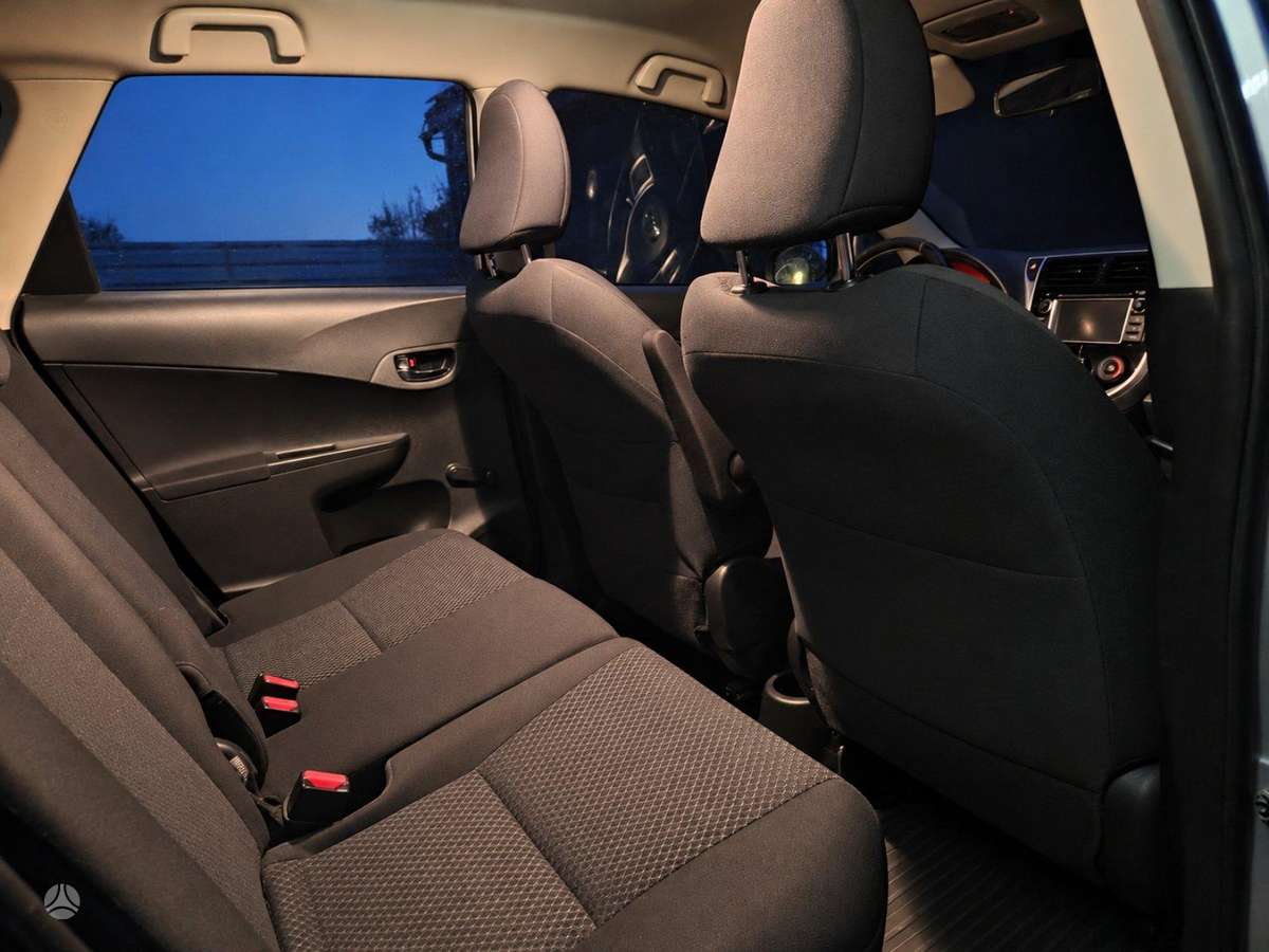 Toyota Verso-S 2015 — photo 9