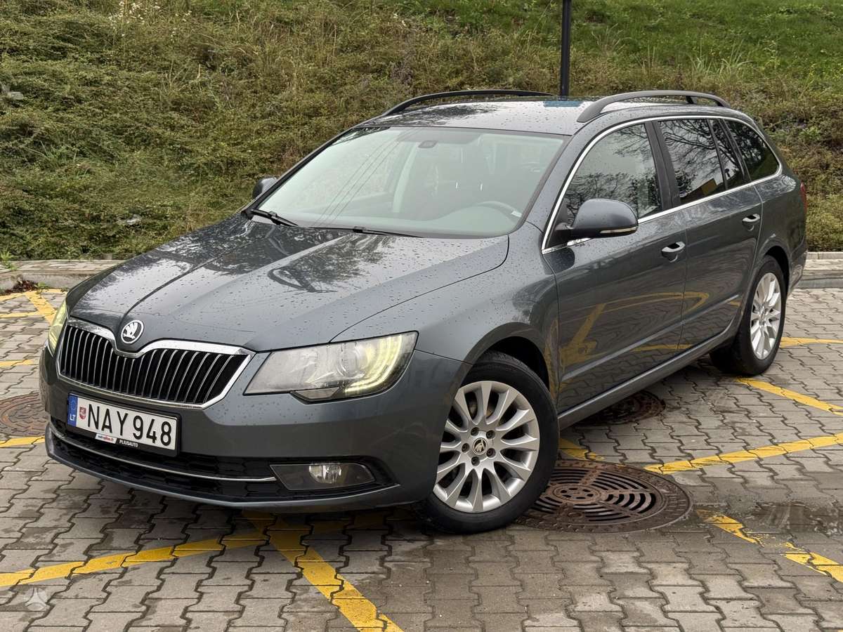 Skoda Superb 2013 — салон