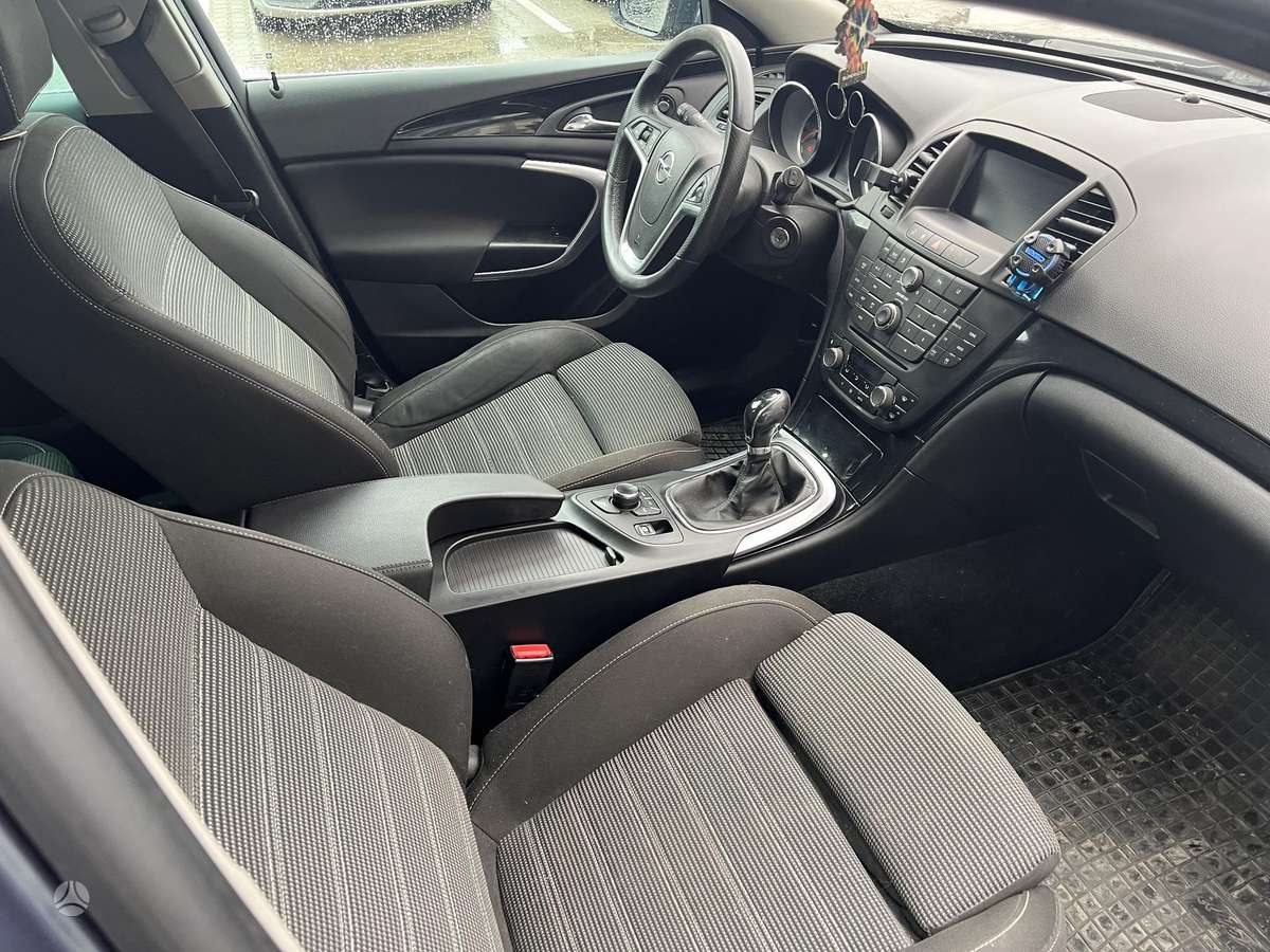 Opel Insignia 2010 — photo 7