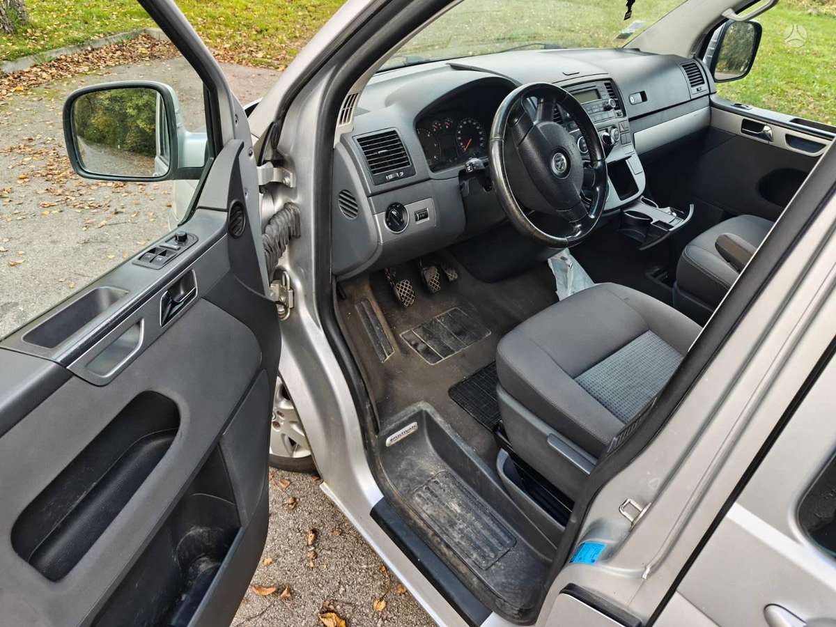 Volkswagen Multivan 2008 — двигун