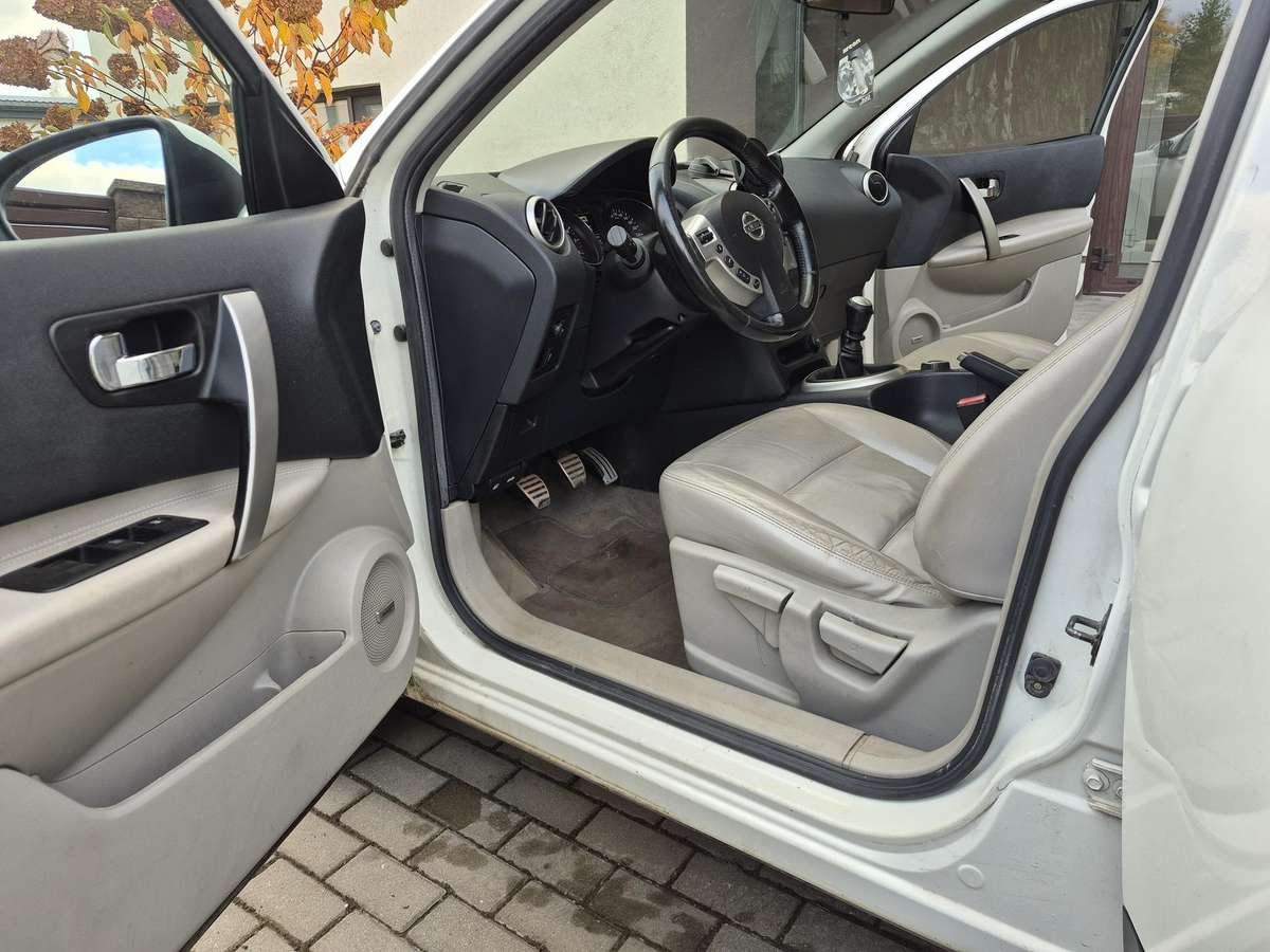 Nissan Qashqai+2 2012 — photo 21