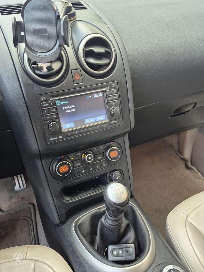 Nissan Qashqai+2 2012 — photo 24