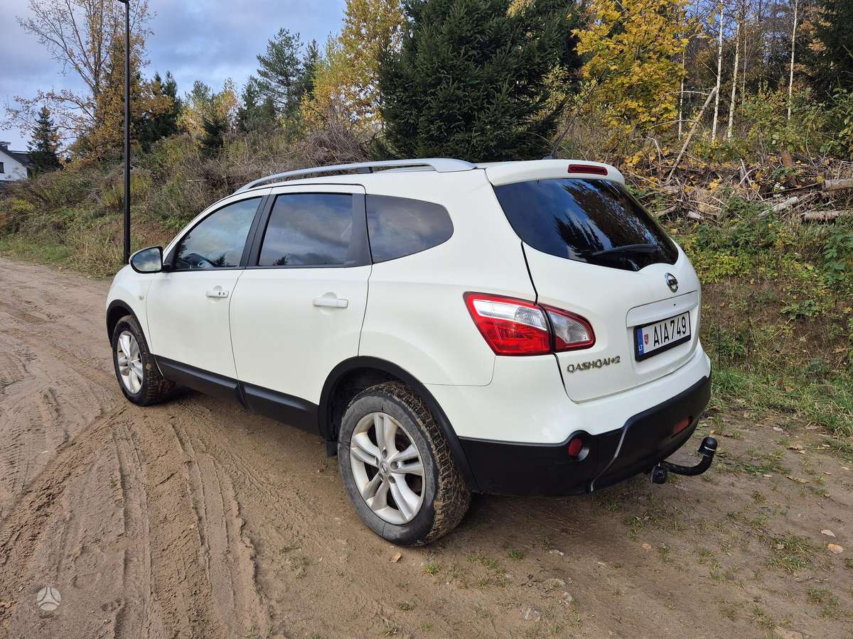 Nissan Qashqai+2 2012 — interior