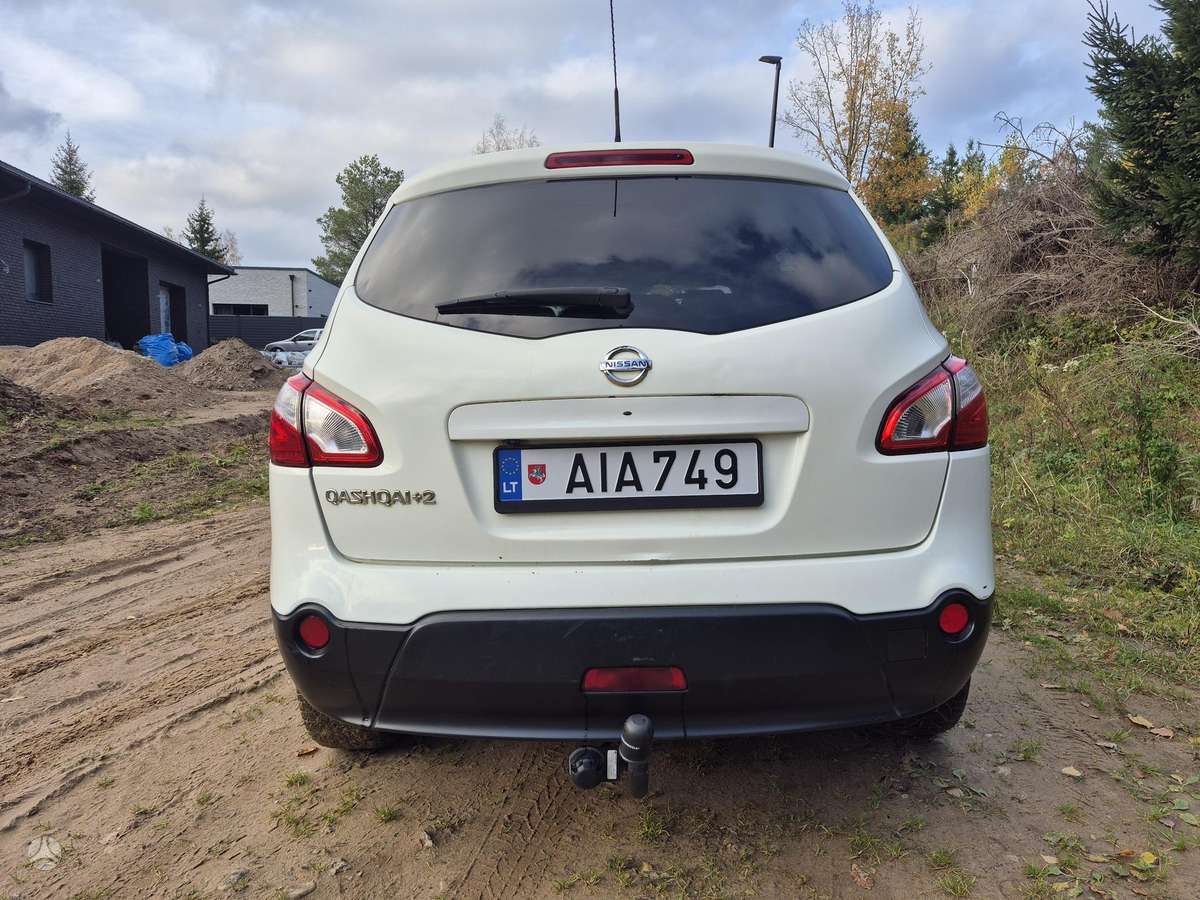 Nissan Qashqai+2 2012 — engine 1997 cm³, 141 HP (104kW)