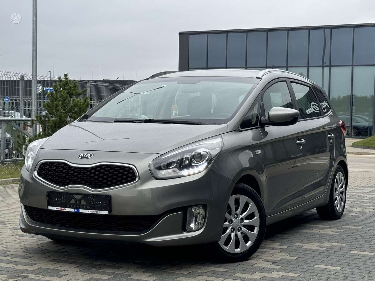 Kia Carens 2014 — вигляд ззаду