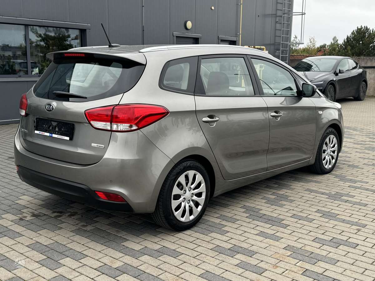 Kia Carens 2014 — салон