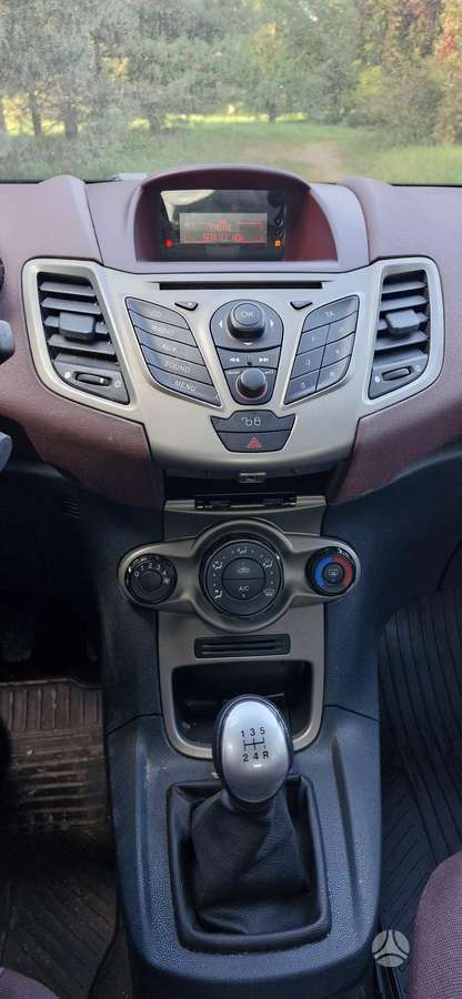 Ford Fiesta 2009 — photo 8