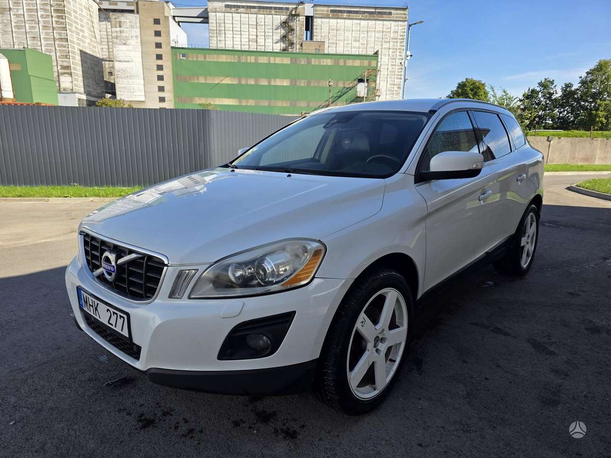Volvo XC60 2010 — вигляд ззаду