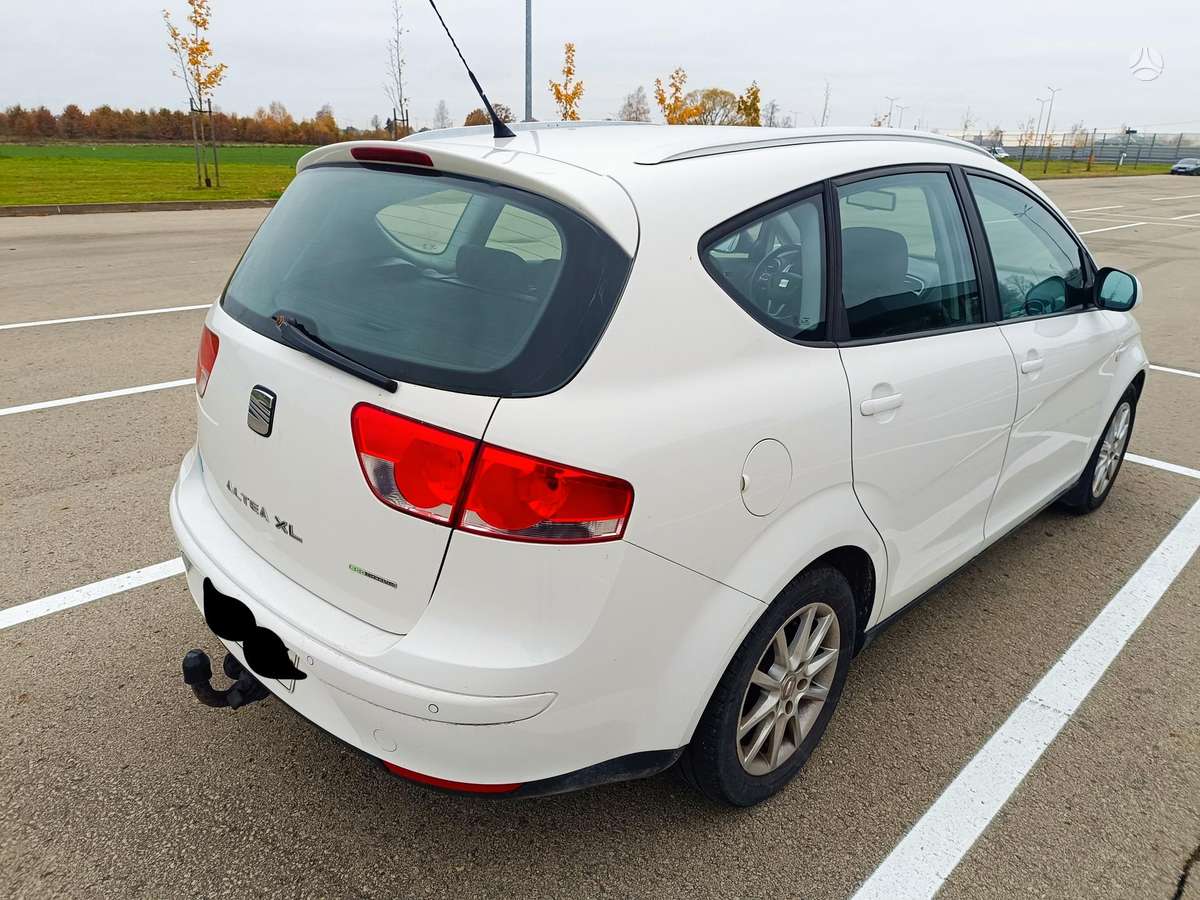 Seat Altea 2010 — двигун 1598 cm³, 105 HP (77kW)