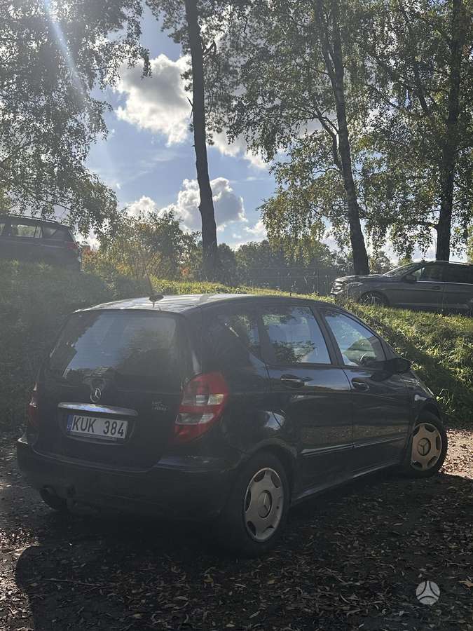 Mercedes-Benz A180 2005 — engine 2000 cm³, 109 HP (80kW)