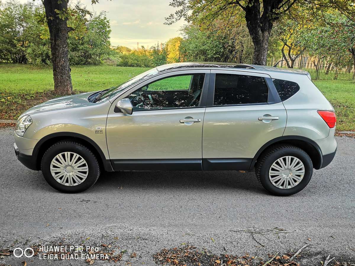 Nissan Qashqai 2007 — rear view