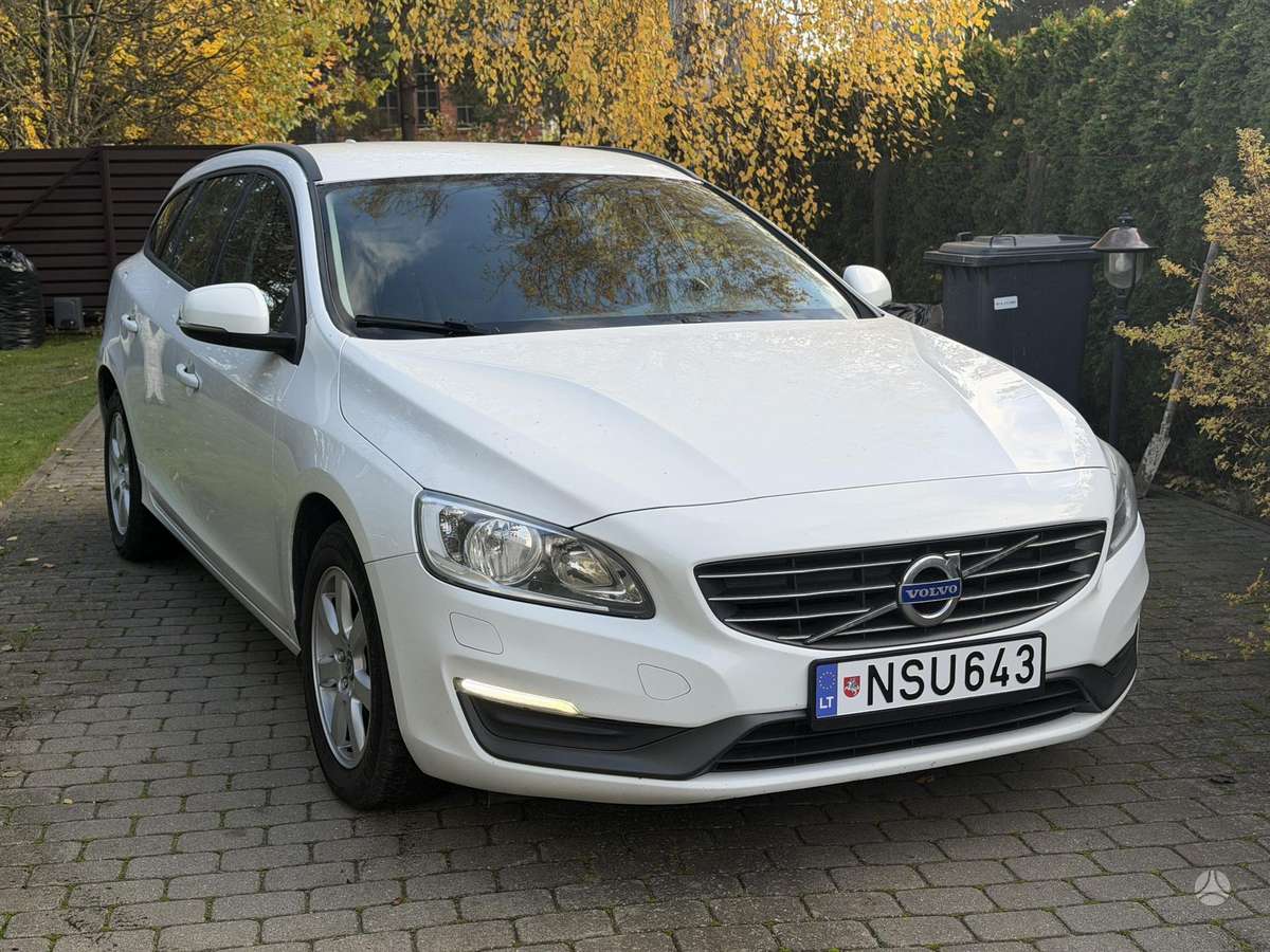 Volvo V60 2014 — rear view