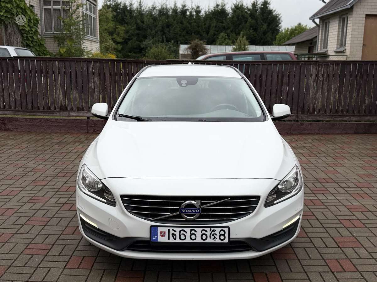 Volvo V60 2014 — interior