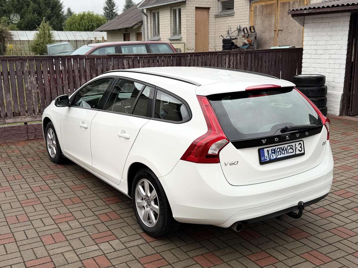 Volvo V60 2014 — engine 1560 cm³, 116 HP (85kW)