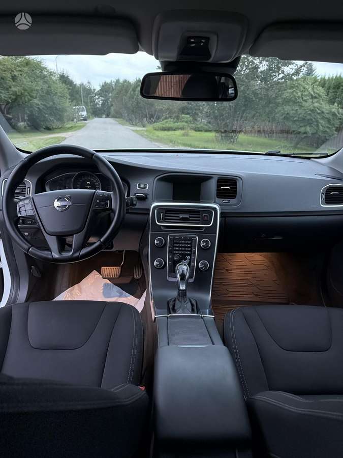 Volvo V60 2014 — photo 7