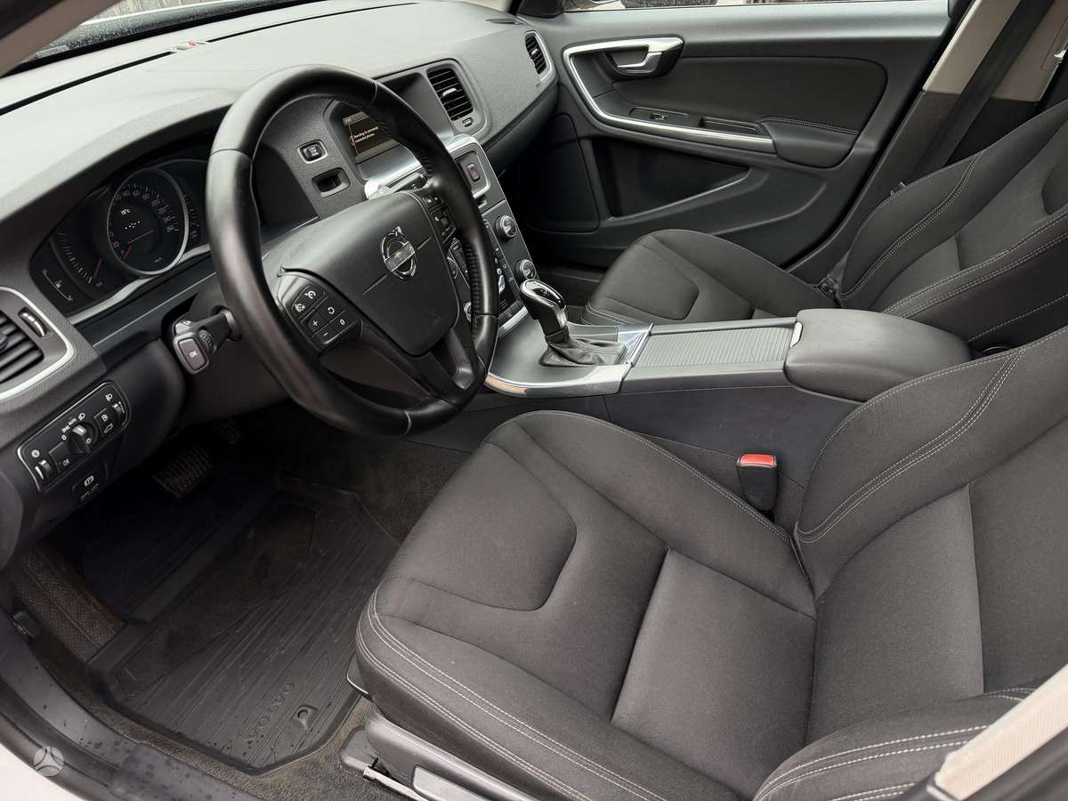 Volvo V60 2014 — photo 8