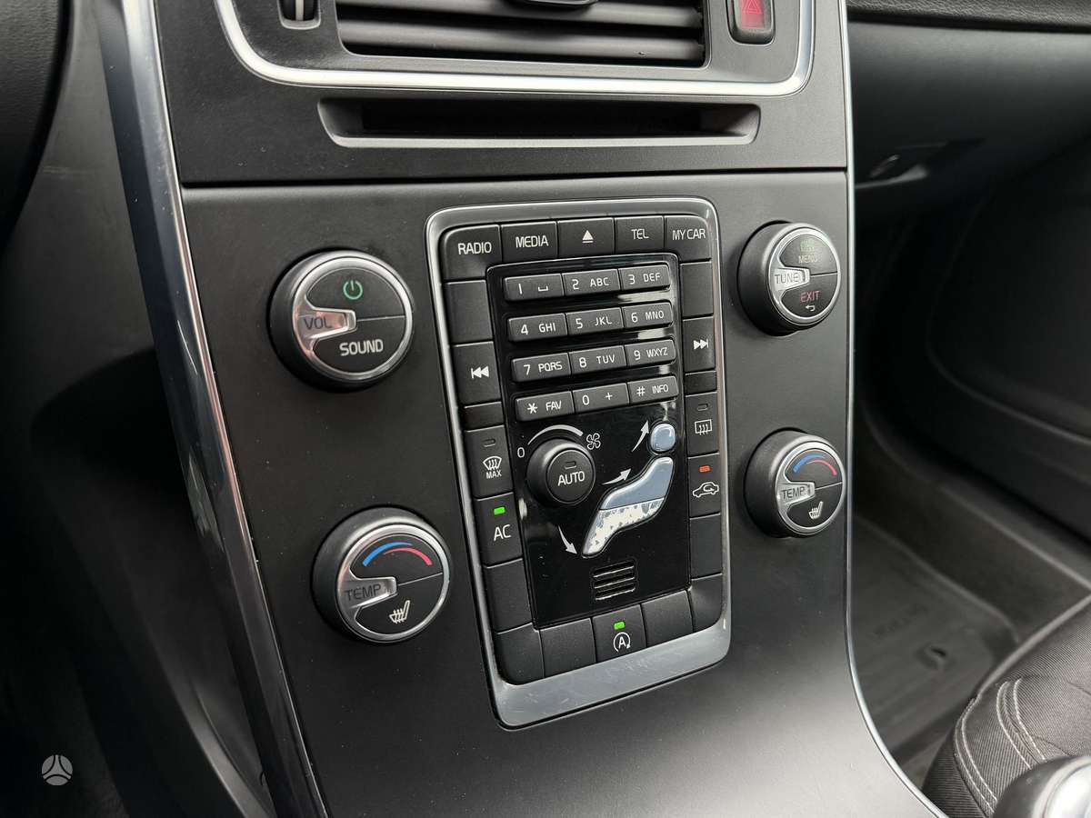 Volvo V60 2014 — photo 9