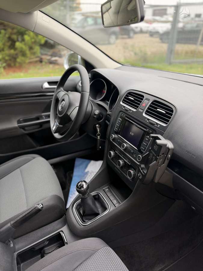 Volkswagen Golf 2010 — photo 10