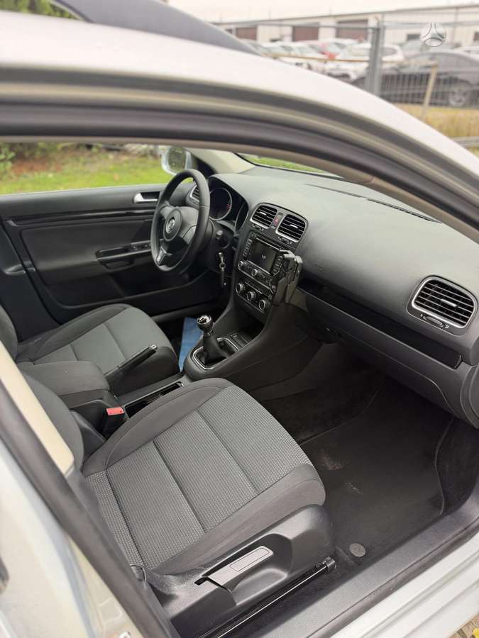 Volkswagen Golf 2010 — photo 11