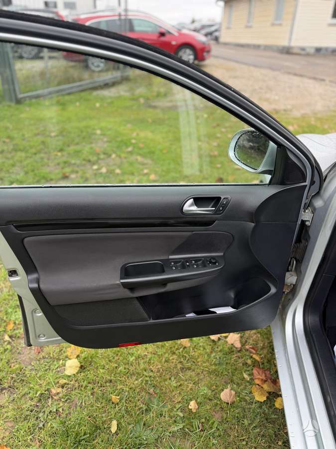 Volkswagen Golf 2010 — photo 18