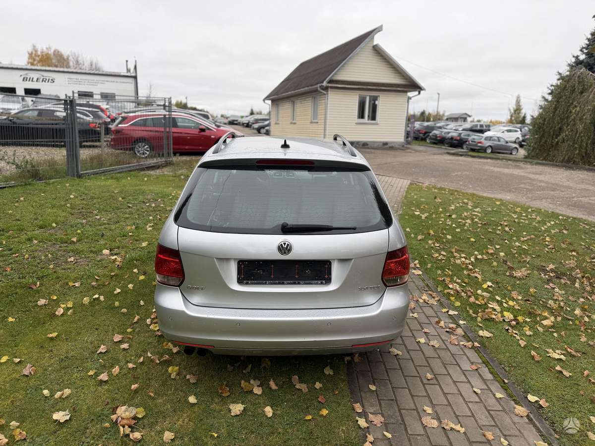 Volkswagen Golf 2010 — engine 2000 cm³, 140 HP (103kW)