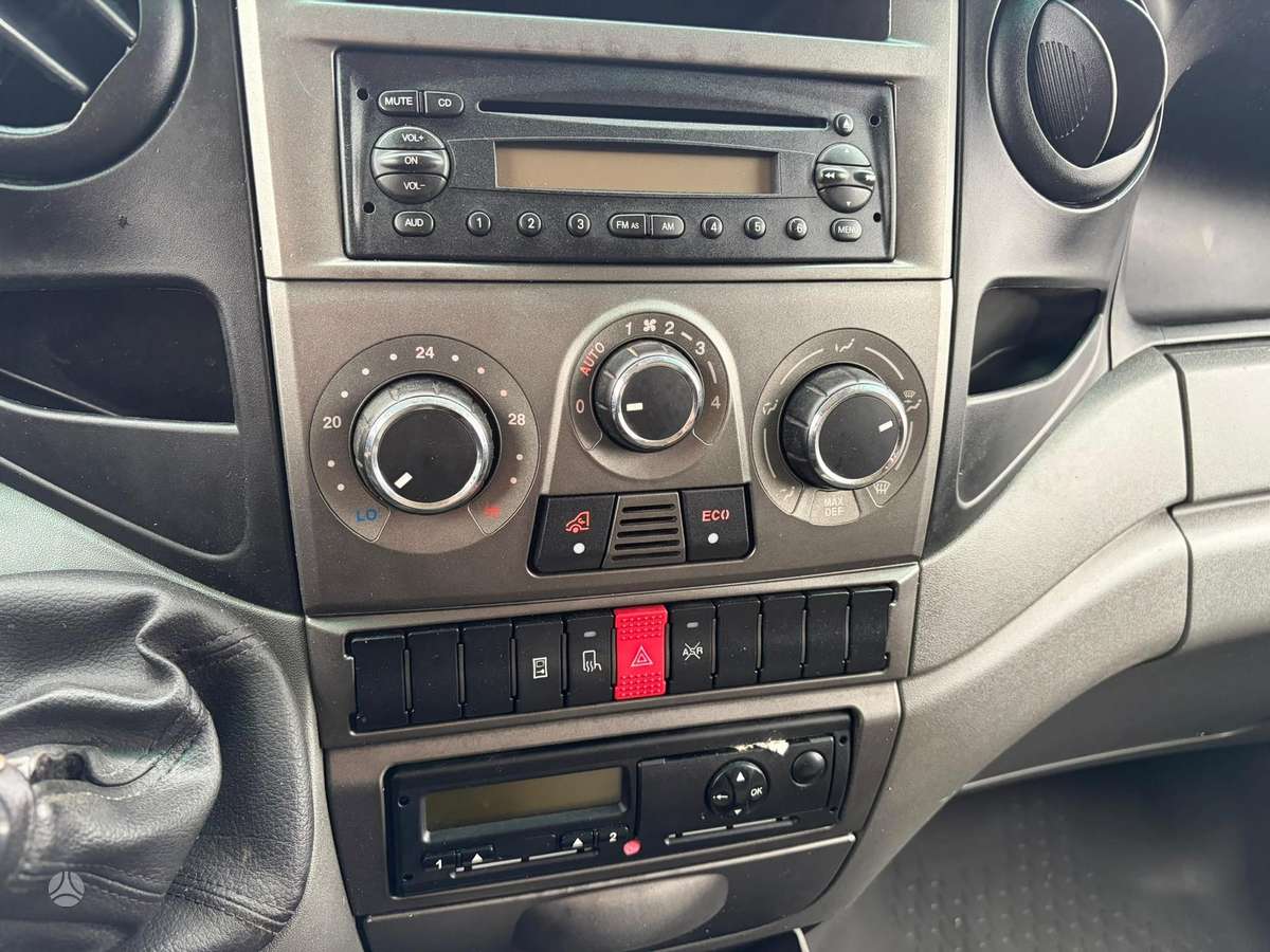 Iveco Daily 2012 — photo 11