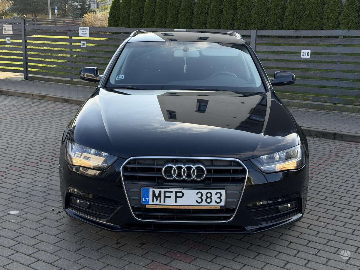 Audi A4 2013 — салон