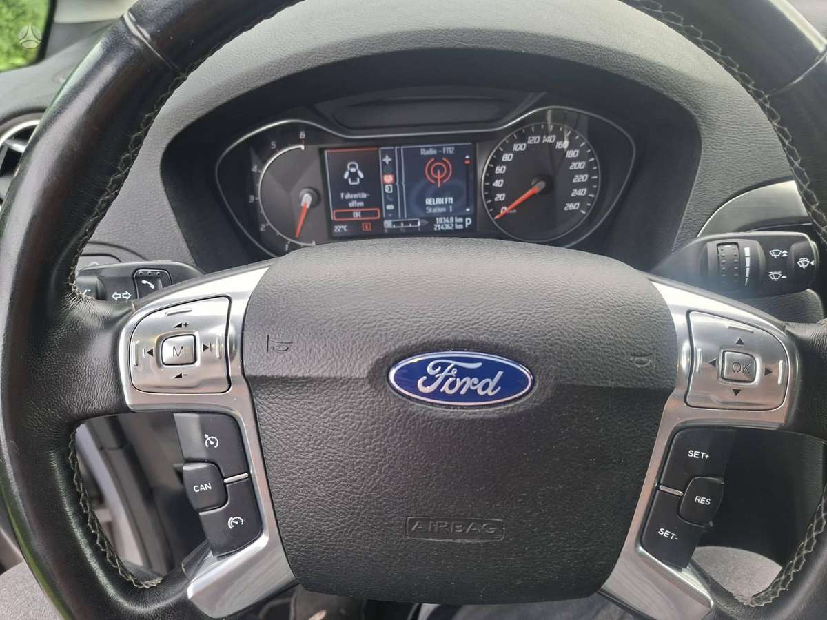 Ford S-MAX 2011 — photo 12