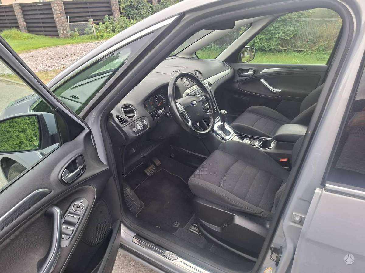 Ford S-MAX 2011 — photo 8