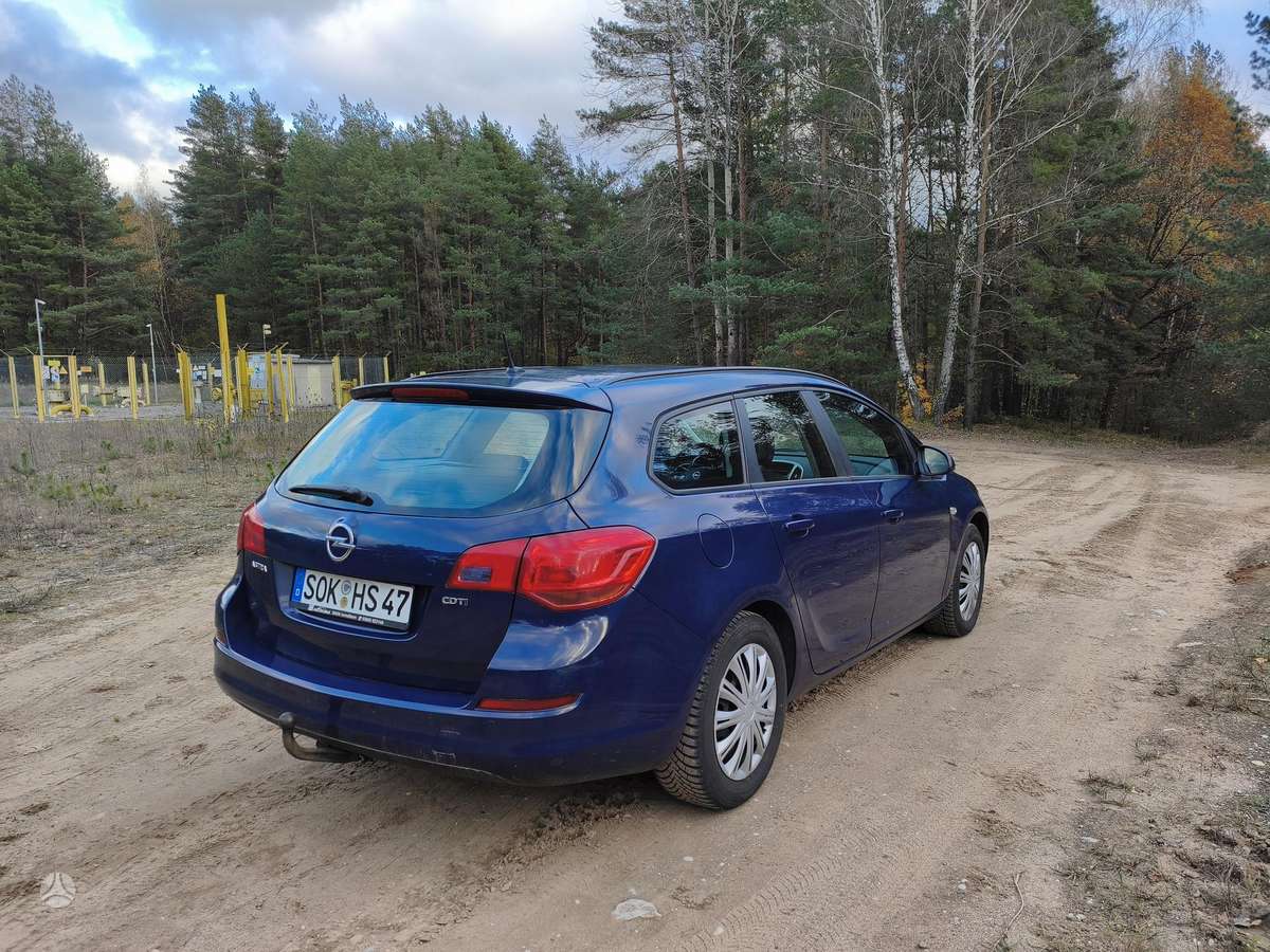 Opel Astra 2012 — двигун 1686 cm³, 110 HP (81kW)