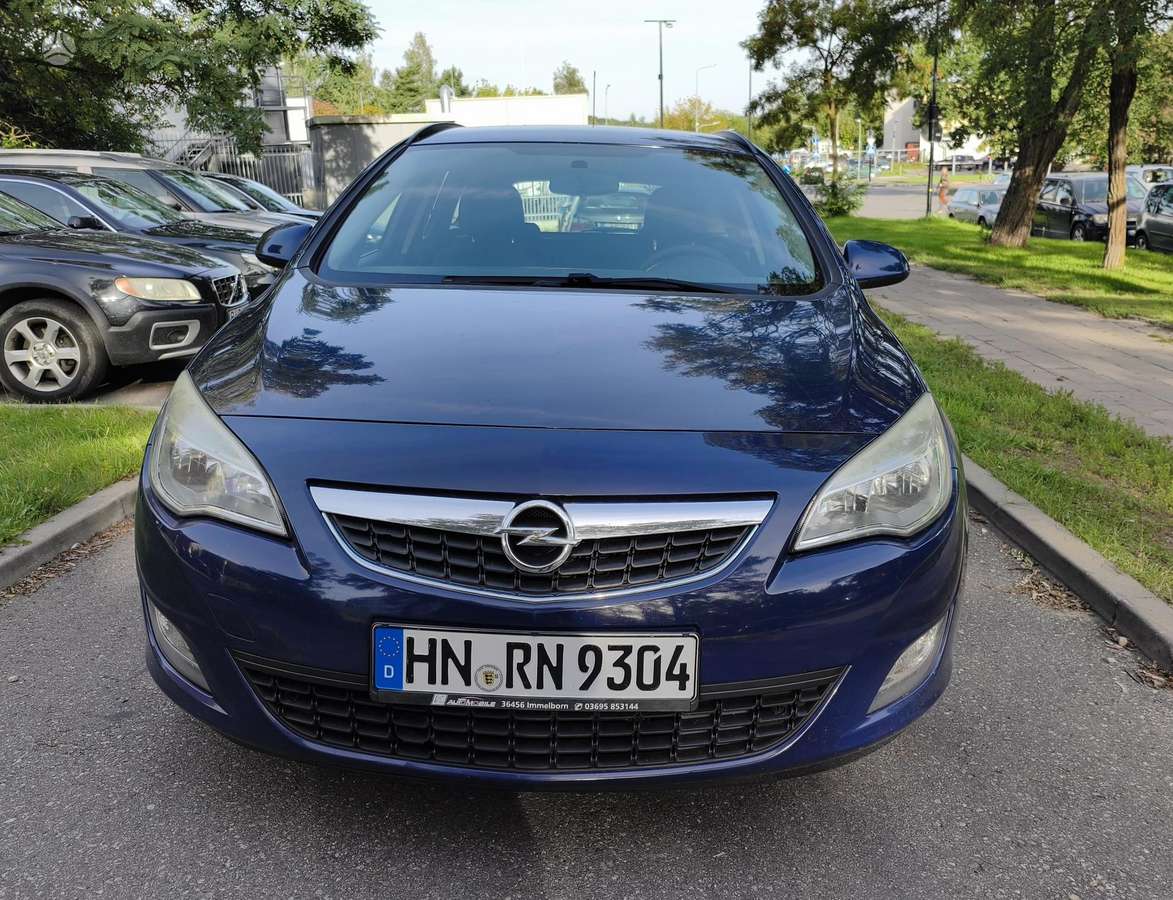 Opel Astra 2012 — photo 5