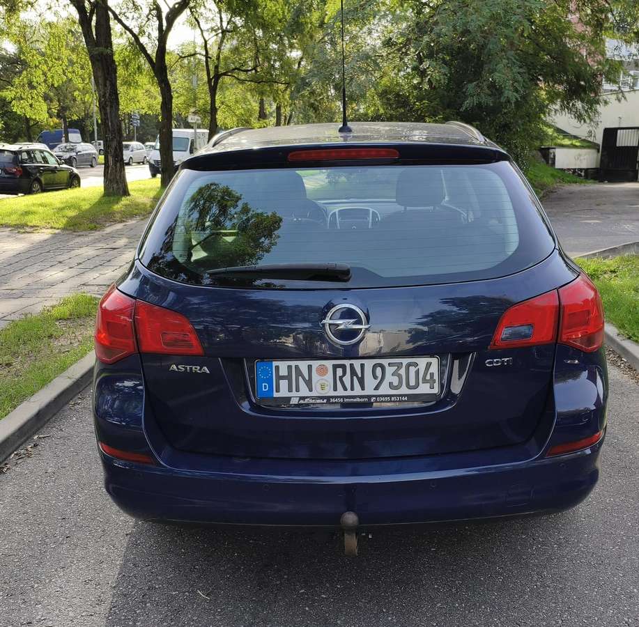 Opel Astra 2012 — photo 6